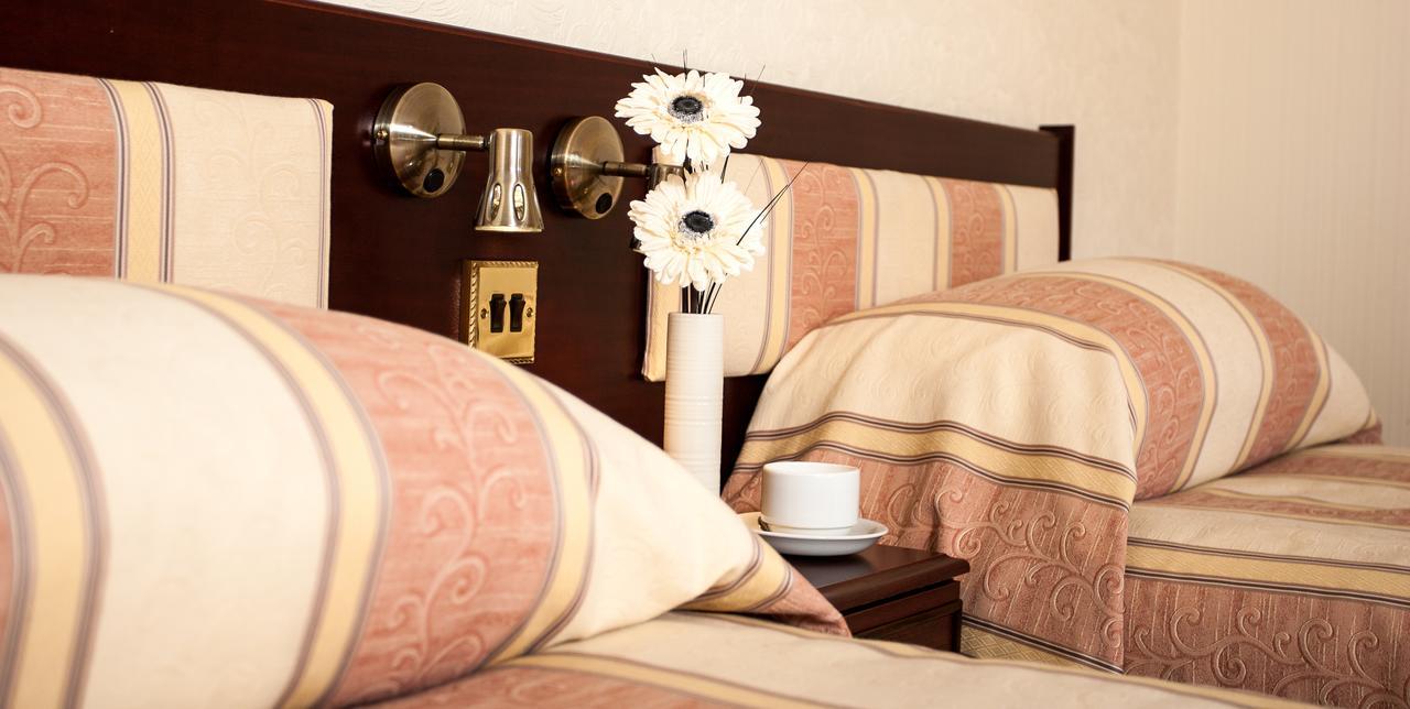 The Cnoc Hotel Struy Екстериор снимка